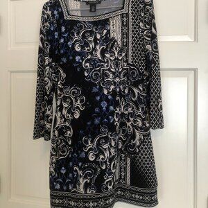 White House Black Market Medium - Long Top